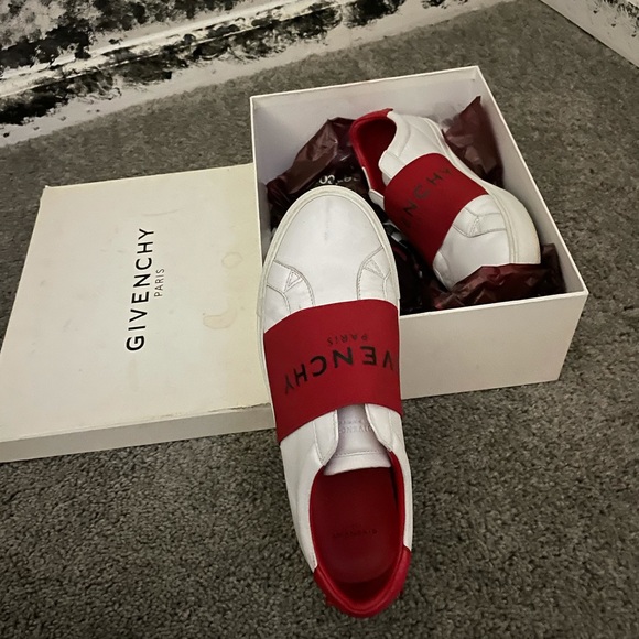 GIVENCHY....GREAT CONDITION!!!!!! main image 8
